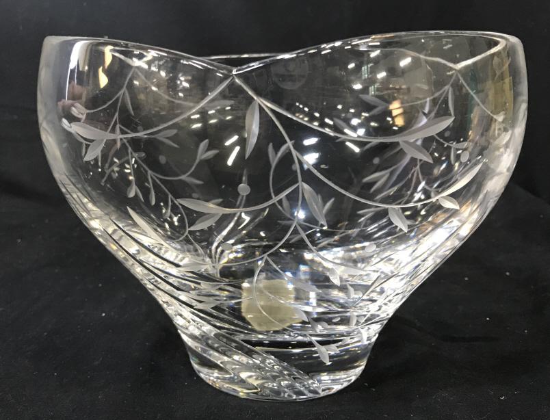 Lenox Hand Cut Crystal Bowl: Lenox Handcut Crystal Bowl From Opal Innocence Collection with olive leaf and branch motif, new with stickers, measures approximately 6.75 inches tall x 9 inches in diameter. Centerpiece Bowl, Cut Cry