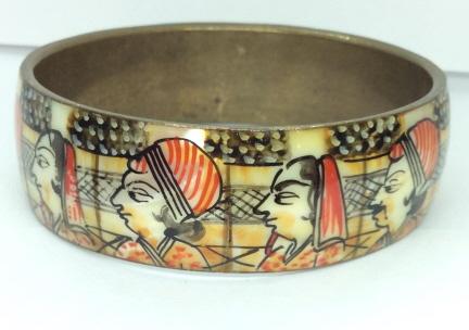 Persian Miniature Style bangle bracelet: Brass toned metal bracelet with shell tile set with painted portraits in the style of antique miniature Persian paintings. Measures approx 3 in in diameter. Women’s vintage estate costume jewelry, l
