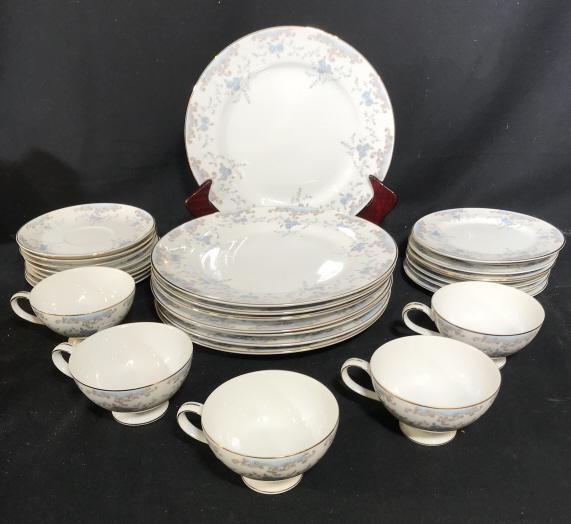 Lot 28 W DALTON IMPERIAL CHINA Partial Set: Lot includes 8 dinner plates, 8 teacup saucers, 8 salad plates 5 teacups. Dinner plates measure approx 10minches Wide. dinnerware, place settings, dinner service tabletop accessories, tableware 6