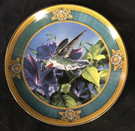 House Of Faberge Anna’s Hummingbird Plate: House Of Faberge Anna’s Hummingbird Plate, marked on reverse The Franklin Mint Heirloom Recommendation House Of Faberge Faberge Anna’s Hummingbird 96 Limited Edition Fine Porcelain RA1597, no cond