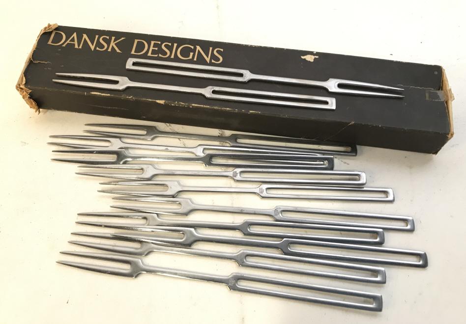 Set 12 Dansk Design Kobenstyle Fondue Forks: Set 12 Vintage Dansk Design Kobenstyle Fondue Forks, stainless steel fondue forks marked on each handle Dansk Designs France, forks Measure approx 10 inches long x .50 inches wide, in original box, bo