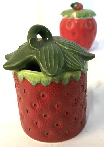 Pair Vintage strawberry jars with lids: Comes with extra lid. Jars measure approximately 5 inches in height. Jars are approximately 4 inches in diameter. Cylinder jar LABLED Mann Japan 1975. Strawberry jars, strawberry collectible, collecti