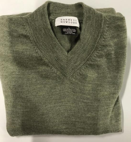 BARNEYS NEW YORK Italian Wool Sweater: 100 % Merino Wool Crew from Italy. Made in Hong Kong. Men’s Style Sweater, ‘ V’ neck, heather green color, size L. Dry Clean. Luxury NY Department Store Clothing, Green Sweater, Merino Wool Swea