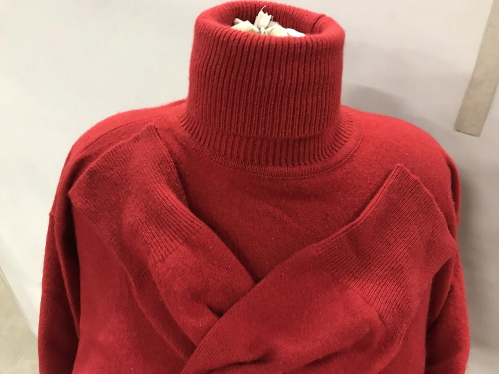 Luxury RALPH LAUREN Red Cashmere Turtleneck: Soft Cashmere in bright red. 100% Cashmere label, size L. Made in Hong Kong. Recently Dry Clean. Stored with tissue paper inside. Turtleneck, Pullover Sweater, Red, Luxury American Designer, Ralph Lau