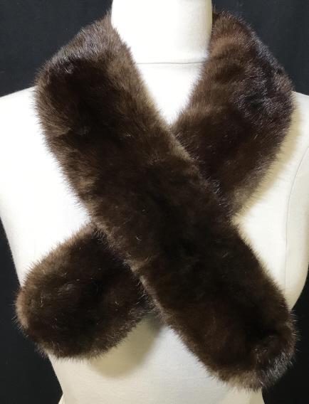 Luxury Vintage Fur Stole Scarf: Luxury vintage fashion accessory. Medium brown tone fur, possibly mink. Has end clips. Measures approx 38 inches in length. Vintage fashion accessory, fur scarf, stole, Shawl, outdoor cold weather fas