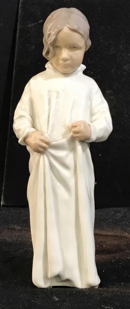 BING AND GRONDAHL Hand Painted Figural: In the style of lladró. Girl clutching night sheathe with hands. Porcelain Figural Made in Germany. Stamped B & G , 1624 , E.R. Stamp of castle. 8 in. tall, 2.5 in. wide. No chips or marks. Porcelain