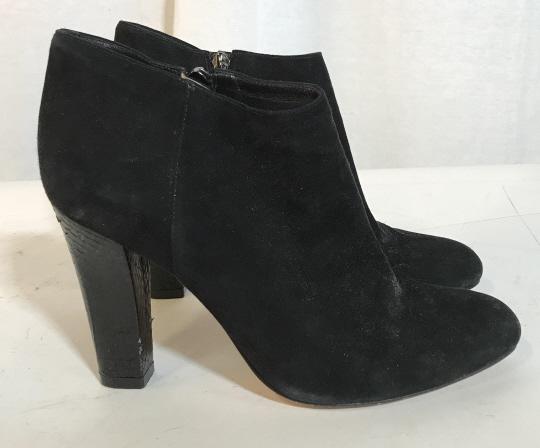 ALEXANDRE BIRMAN HEELED ANKLE BOOTS 6: Black heeled ankle boots. Size 6. Shoes have vintage wear to them. Heels approximately 4 inches. Zipper closure. Possible leather heel. Shoes, designer, designer shoes, designer heels, black heels, si