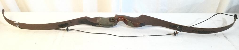 DARTON Hunting Bow: Label on bow reads DARTON. Piece is brown toned. Appears to be brown toned. Piece measures approx 55 inches tall, 7 inches deep. Contains some wear. collectible weaponry, archery 6