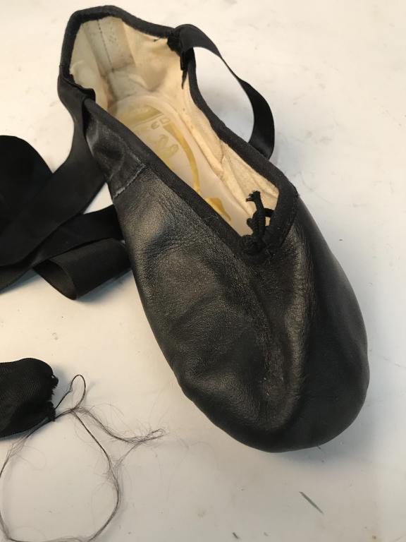 Single Vintage Black FREED Ballet Slipper 5.5: Vintage black size 5.5 freed ballet slipper. Made in England. Vintage wear. Comes in BALLY Bag. Ribbon tie ballet flat, ballet shoe, ballet slipper, bald ballet slipper, ballet shoe, ballerina, collec