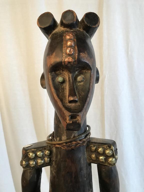 African Art Fang Tribe Wood Reliquary Statue: Carved wooden Byeri figural reliquary statue from the Fang Tumu People in Gabon, Cameroon, Central Africa. Seated Figure has copper and brass metal attachments, along with colonial beaded belt around 