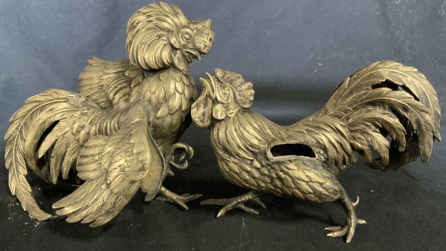 Pr Brass Toned Rooster Figurals: Roosters, chickens, cocks, pair of detailed metal sculptural, etched plumage, taller measures ht 6 inches length app 7 inches, vintage roosters, tableware, decorative arts, smaller is missing wing, so