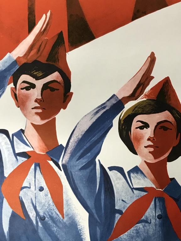 Vintage Soviet Russian Youth Porpaganda Poster: Vintage Soviet Russian propaganda poster depciting youth scouts, with an image of Lenin in upper left corner, c. 1971. Type written in Cyrillic appears in lower left corner. Measures approx 34.8 inche