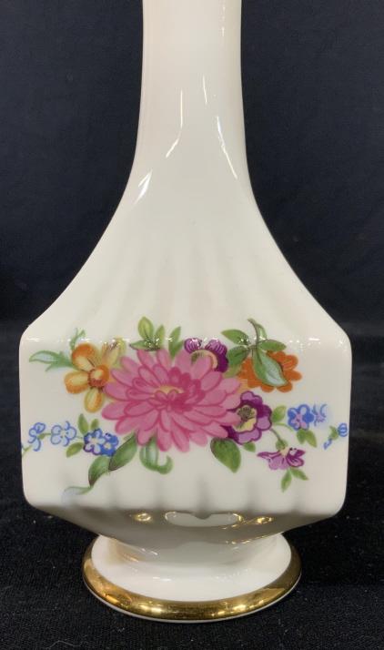 Aynsley Porcelain Painted Bud Vase, England: English bone China, marked for Aynsley, tableware, decorative accessory, English porcelain, ht app 7 inches