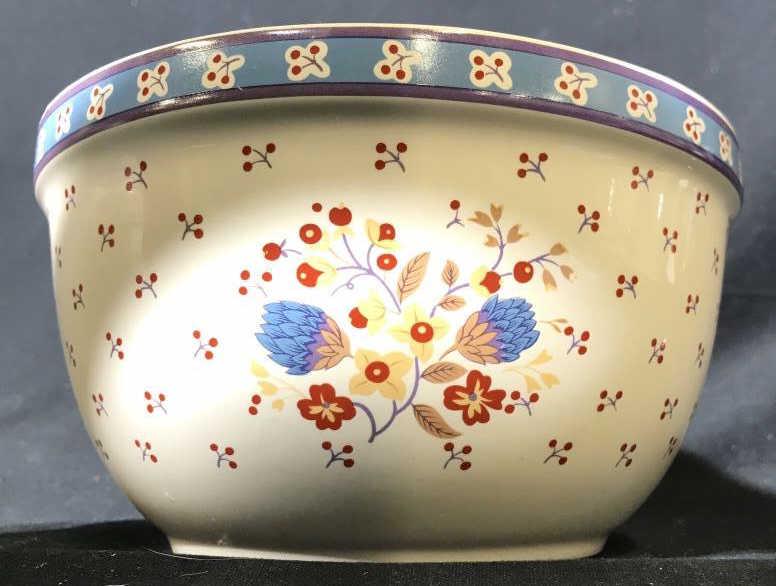 Lot 2 Matching Floral Detailed Porcelain Bowls: Lot includes 2 porcelain bowls. Each have multi toned floral and leaf detail. Largest bowl measures approximately 8 inches wide 4.5 inches tall. tableware, decorative accessory 6.