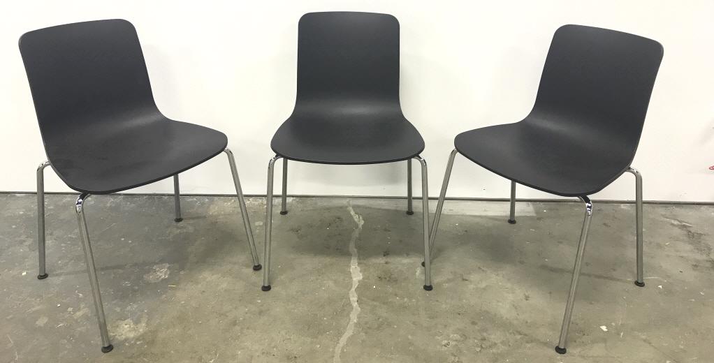 Set 4 VITRA HAL TUBE Chairs By Jasper Morrison: Set 4 VITRA Industrial Modern HAL Tube Chair with black toned shell and tubular steel legs. Designed specially by Jasper Morrison for the HAL Armchair, bestows the chair with a unique character – wh