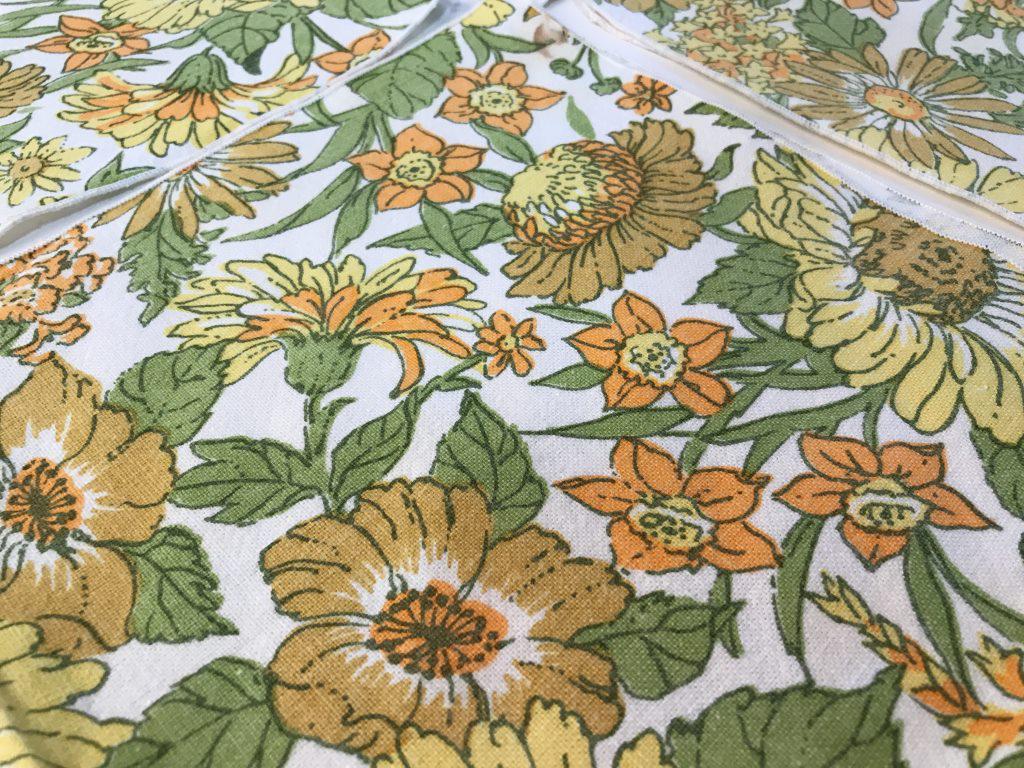 Lot 24 Collectible Retro Cotton Linen Napkins: Set 4 Retro 60s Yellow & Green Floral Pattern. No stains, no color fading. 15 x 16.25 in. Set 4 solid red linen dinner napkins with white hem stitching. No stains, no discolorations. 15 .25 x 15.75 in