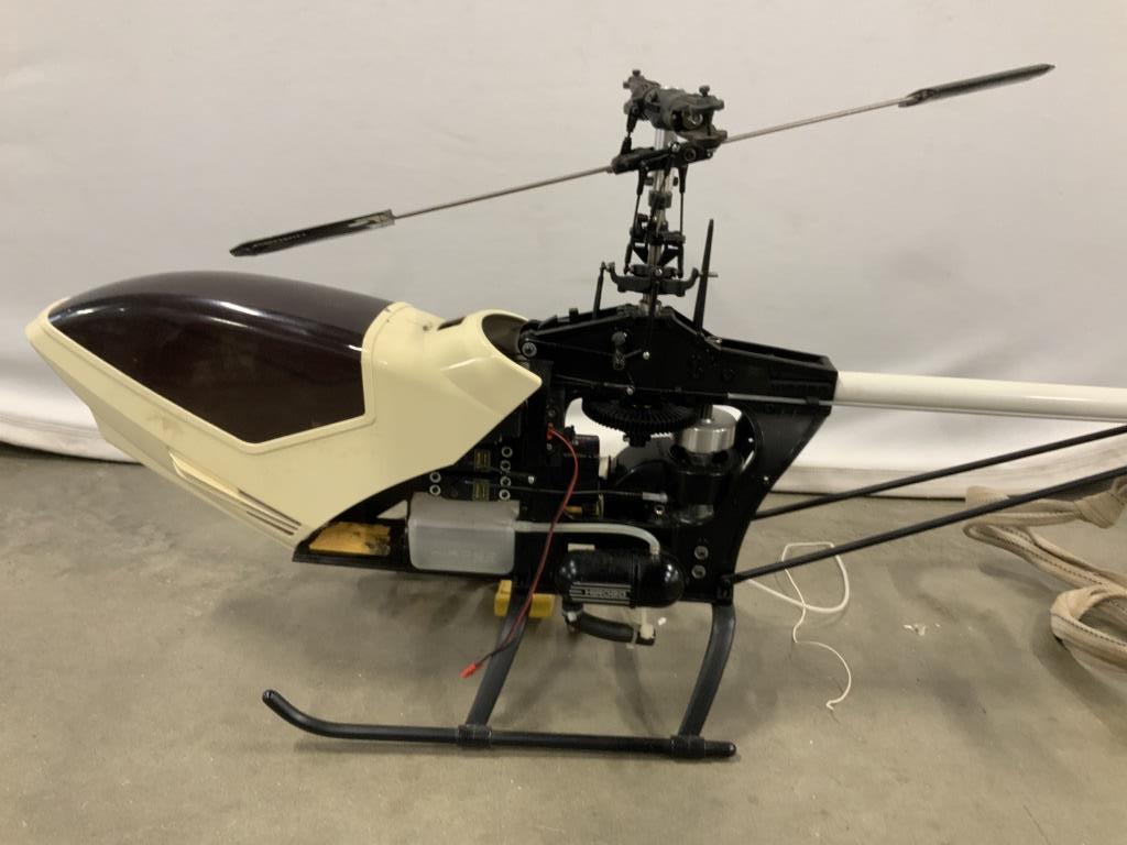 Partial radio controlled Helicopter Model: Not fully constructed vintage helicopter, partial model of radio controlled flier, measures ht app 19 inches length app 50 inches vintage collectible, airplane model, aviation collectibles and accesso