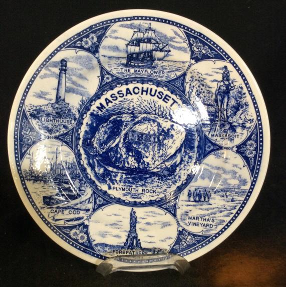 VINTAGE Porcelain MASSACHUSETTS 1620 DISH: Collectible dish of Massachusetts in 1620. Scenes include the mayflower, Massasoit, Martha’s Vineyard, forefathers monument, cape cod, lighthouse, and Plymouth Rock. Blue print on white ceramic dish