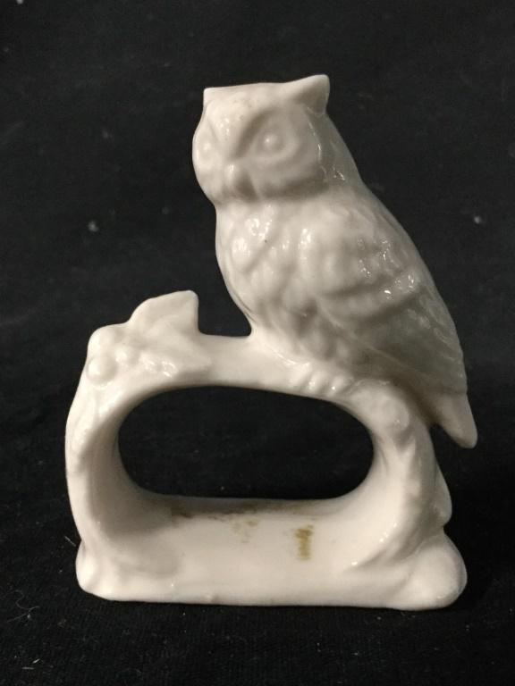 Lot 4 Porcelain Hors Devours Plate & Napkin Rings: Lot includes 1 Hors devours plate & 3 Napkin Rings. Napkin rings all have bird Figurals on top. Plate has leaf detail. Plate measures approximately 9.5 inches wide. Underside of plate reads ITALY. Nee