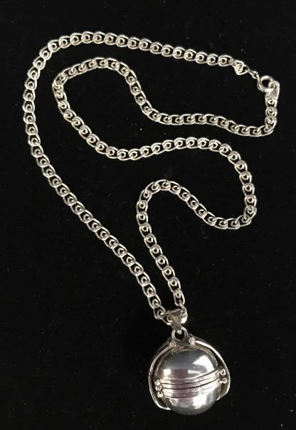 Vintage Sterling Ball Folding Pedant Locket: Sterling Folded 4 pictures frames pendant ball locket, vintage marked 925 Mexico on interior, layered folded ball shaped collapsible locket necklace, link necklace market 900 on clasp, chain measures 