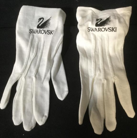 SWAROVSKI WHITE COTTON GLOVES: White cotton gloves labeled SWAROVSKI. Buttons at wrist. White gloves, cotton, cotton gloves, swarovski, vintage gloves, jewelry gloves, accessory, Wearables, accessories 5