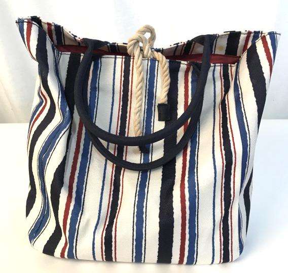 Lot 4 Assorted Tote Bags And Purses: Lot 4 Assorted Tote Bags And Purses, by Clinique, unnamed, and NFB bag with Monet theme, Tote Bag with Monet Lily Theme Measures approx 17.25 inches wide x 15.25 inches tall not including handles, no