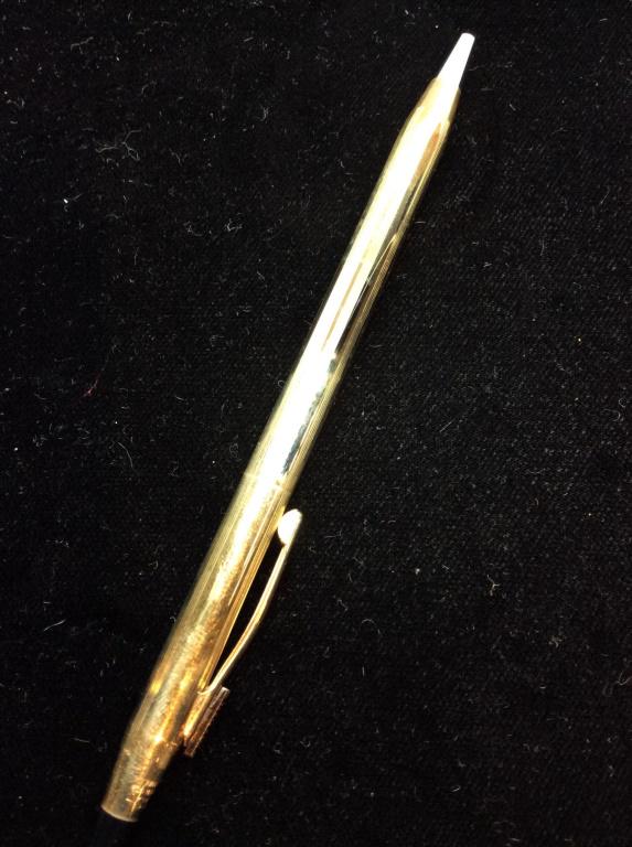 10 K Gold Filled Vintage CROSS Pen, .Org. Box: Labeled on box 10K G.F. Style # 4502. Green box, pen sits in velour green holder. Tested, black ink. Pen ribbed Metal, 5 1/8 in long. Labeled for Datacard. Collectible Cross Pens, luxe writing utensil