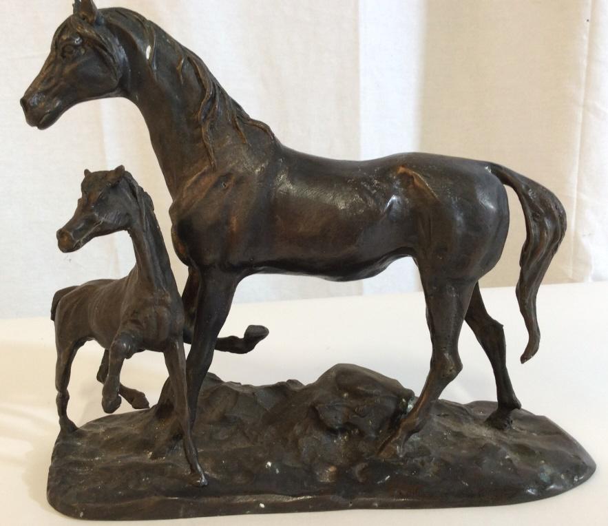 Vintage Bronze tnd Horse & Yearling Statue: Mother and baby horse together. Sculpture, appears to be bronze . 10 x 8 x 4.5 in. Horses, Vintage Bronze, Mare & Yearling Statue, Colt, Bronze Sculpted Art, Country Home Decor, Filly Sculpture, Eques