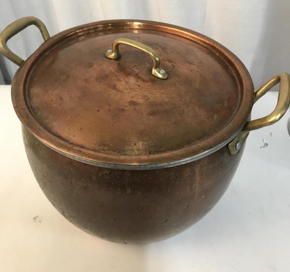 Vintage RUFFONI Oversized Copper Pot, Italy: Ruffoni Historia Copper Belly Pot, Vintage, with Brass Handles. 14 Quart capacity. Diameter 11 1/4 in, 10 in. Ht with handles. Underside imprinted ‘ RUFFONI, Italy, 14 Qt’. Cookware, Stock Pot, Co