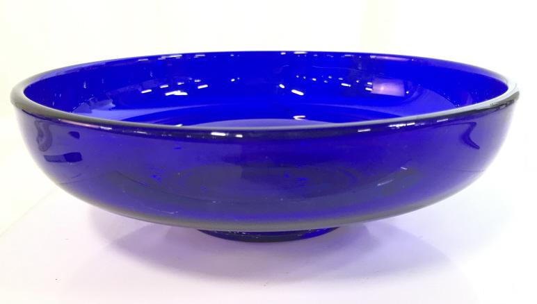 Vintage Cobalt Art Glass Bowl: smooth finish, bright color, even tone. Possibly depression glass, 6 3/4 in. diameter, 2 in. ht. Tableware, Glassware, Art Glass, Collectible Cobalt Blue, Dish, Shallow Bowl, Candy Dish, Decorative ar