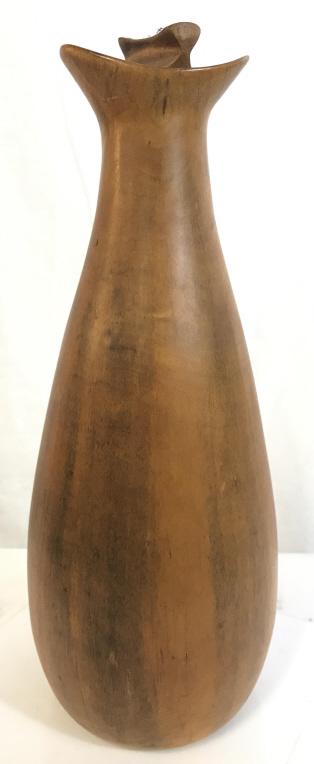 Hand Crafted Designer David AULD Wood Carafe: David Auld’ s exotic wood hand crafted artistic bowls have appeared in MOMA. A Haitian designer, he prefers to maintain the natural color of woods, and uses Scandinavian Teakwood and crafting in the