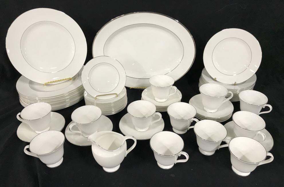 Set 62 WEDGWOOD Signet Platinum Bone China Dishes: Set 62 WEDGWOOD Signet Platinum Bone China Dish set with silver toned edges, 1 Platter, 12 dinner plates, 12 salad/desert plates, 12 bread plates, 12 each cups and saucers, 1 creamer, marked on unders