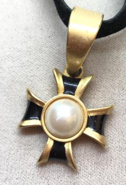 Anne Klein Gold Tone Enameled Cross Pattée Choker: Signed Pendant Cross with Center Pearl Style Stone, black enamel on gold tone finish. Black Velvet Strap and adjustable link chain. Pendant measures about an in. Oversized bail, Longest length, 14.5 i