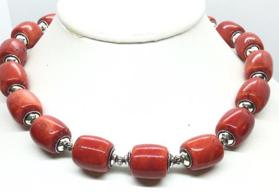 Toggle Clasp Trendy CAROLEE Choker Necklace: Toggle Clasp SIGNED ‘ Carolee’ , High Designer jewelry Brand. Rounded red beads with silver tone shaped metal accents, 16 in long. Beads, app 3/4 in. by 3/4 in. Toggle Clasp, Designer Made Necklac