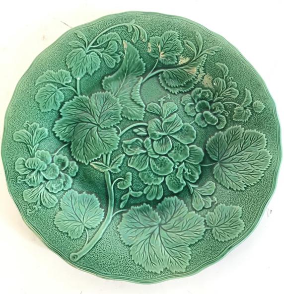 Lot 2 ROYAL WORCESTER Green Crown Ware Plates: Lot includes 2 porcelain dishes. Each with floral, leaf, fruit & vine detail. Largest piece measures approx 9 inches wide. Underside of one dish is marked ROYAL WORCESTER Crown Ware England, tableware