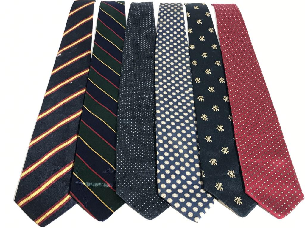 Lot 6 Men’s Neckties: Lot of 6 men’s neck ties, colors and manufacturers vary. Ties from PADDLE, BOWING ARUNDEL & CO., DUNHILL TAILORS, BROOKS BROTHERS, and RALPH LAUREN. The longest tie measures approx 56.5 inches in le