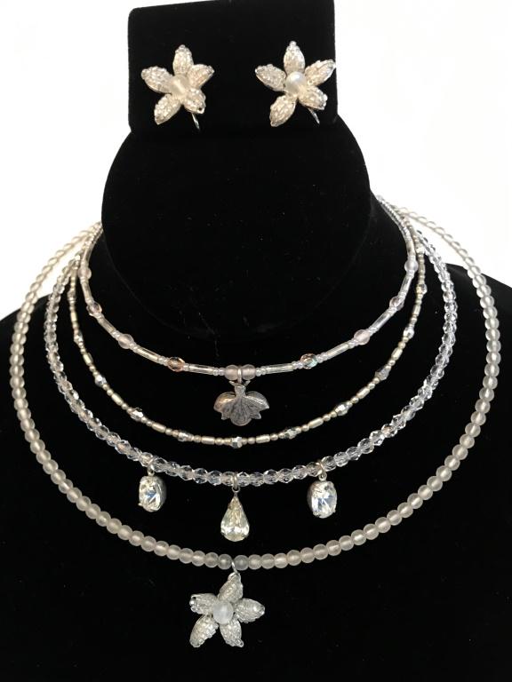 Lot 4 Beaded Choker necklaces On Wire, Jewelry: Various beads; colors, opacities, shapes, crystals, more. Each has a delicate dangle pendant. Floral pendant choker has matching clip on earrings ( padded clips). Vintage Beaded Wire Choker, Pendant C