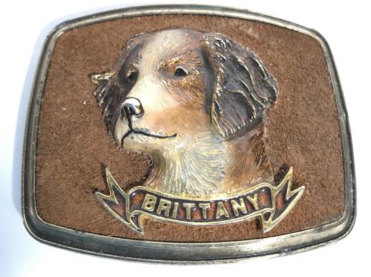 Lot 4 Vintage Metal Belt Buckles: This is a lot of 4 vintage belt buckles. They each feature a different design on the face of the buckle. The largest piece measures approx 3 inches H and 3 inches W. The pieces show some signs of wear