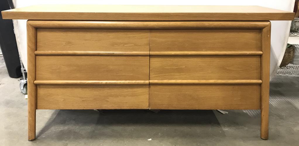 JOHN WIDDICOMB TH ROBSJOHN-GIBBINGS MCM Credenza: Label on interior of right middle drawer reads WIDDICOMB DESIGNED BY T.H. ROBSJOHN-GIBBINGS. Piece appears to be circa 1950’s. Measures approximate 34.5 inches high x 66 inches wide x 21 inches deep