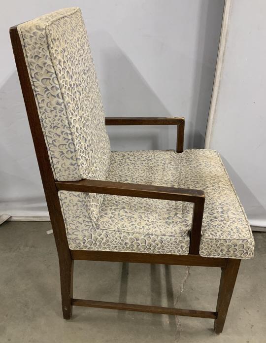 Set 8 Harvey Probber Style Dining Room Chairs 70s: This is a lot of eight vintage dining room chairs, the pieces are in the style of furniture designed by HARVEY PROBBER. The lot includes two two-armed chairs. The frames are crafted from wood and the