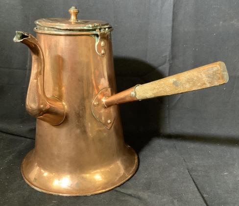Antique Copper Tea Kettle: Copper tea kettle with wooden handle. Possibly vintage. Copper is visually oxidized. Hinge on lid is broken. Wooden handle is loose. Measures approx 8.5 inches diameter on bottom. Height is approx 12