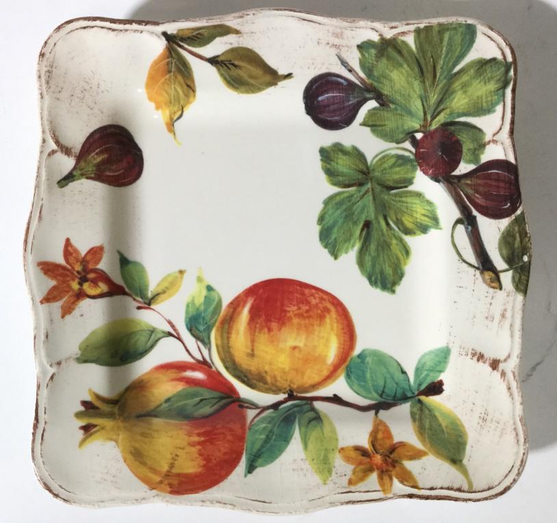 Lot 7 SUR LA TABLE Italian Porcelain Plates: Lot includes 1 dinner plate & 6 salad plates. Underside of each piece reads SUR LA TABLE MADE IN ITALY. LARGEST plate measures approx 11.5 inches square. Each piece has some crazing. dinnerware, table