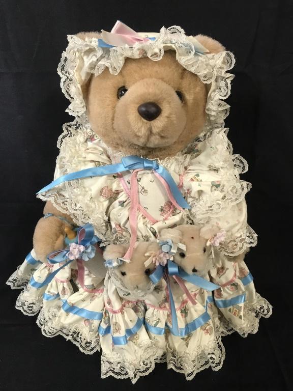 BEARLY PEOPLE Mama & Babies Stuffed Teddy Bear: This is a BEARLY PEOPLE collectible teddy bear, the piece is possibly vintage. The bear is wearing what appears to be Victorian era garb, and is carrying its children in a pouch on the front of its dr
