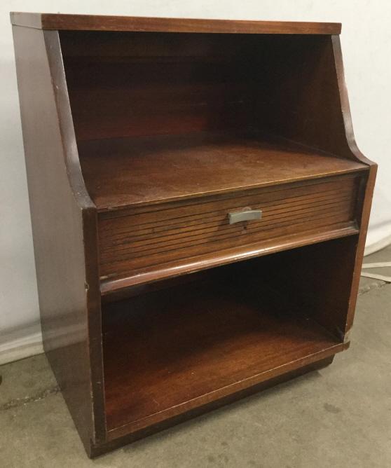 Vintage Wooden Side Table W Drawer: Side table has 1 drawer in center. Piece is wooden, possibly mahogany. Side table, vintage side table, wooden side table. lamp table, bedside table, home furnishings and accessories Piece measures app