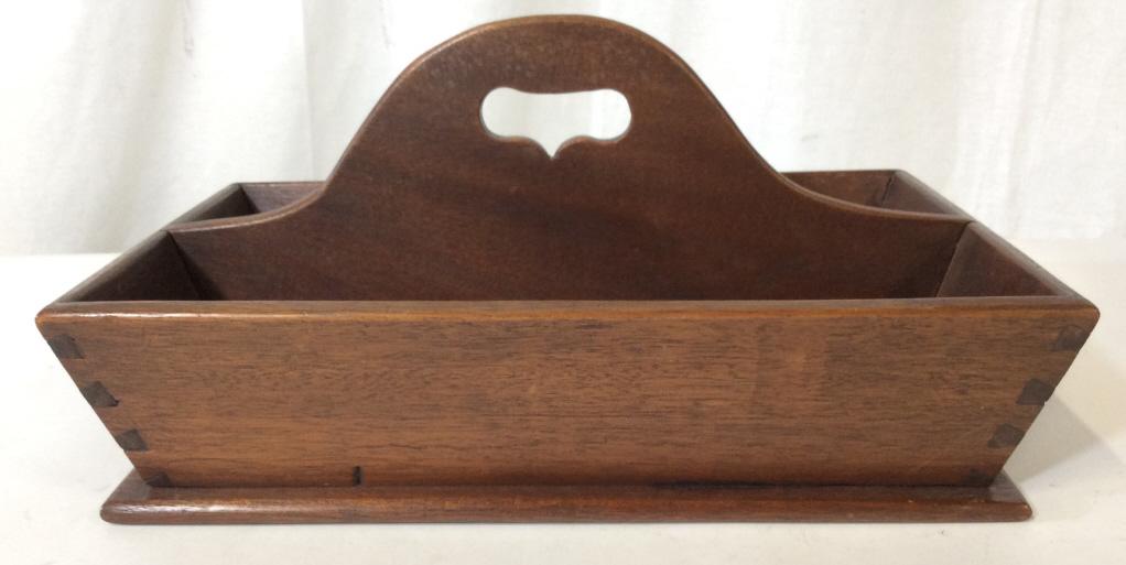 VINTAGE D MEREDITH REESE DELAWARE Mail Holder: Mail holder is wooden. Piece is vintage. Underside is marked D MEREDITH REESE DELAWARE 1969. Piece appears to possibly be hand crafted due to dovetailing at corner. 14 inches long 8.5 inches deep 7 in