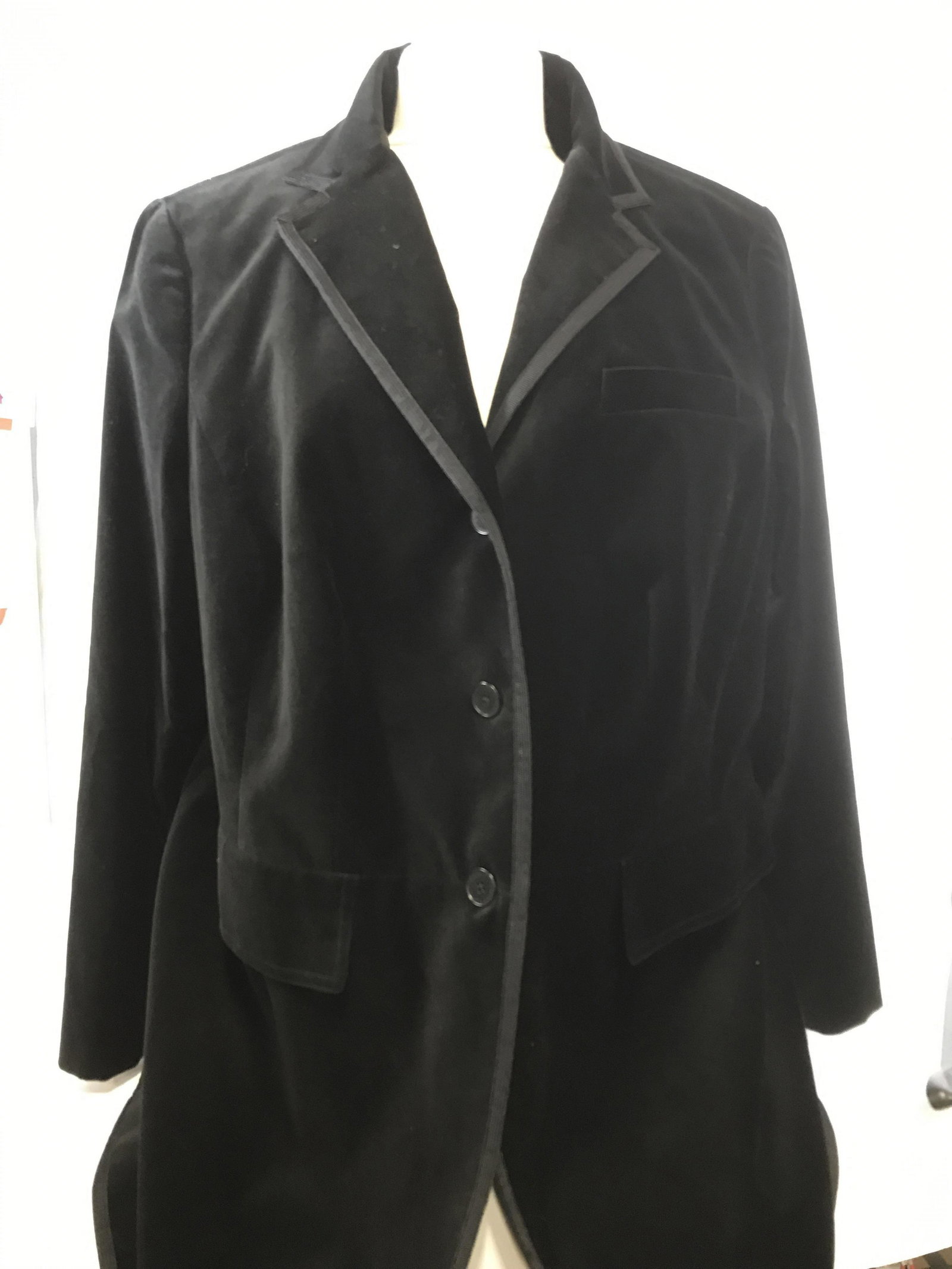 NWT, Ralph Lauren Woman Blk Velvet Blazer, 18W: Ralph Lauren Blazer, original manufacturer’s tag, extra button attached, never worn. Original MSRP $260. Cotton ext., lined acetate Interior. Size 18w, dry clean only, large front pockets, 3 front b
