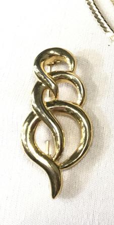 Vintage Signed Designer Jewelry Lot 19: Variety of gold tone metal jewelry- chains, beads, brooches, hoop earrings, bracelets, stylistic pendant chains, more. include JUFREX CICADA/ Ladybug watch pendant, 28 in. chain. Wings open to reveal 