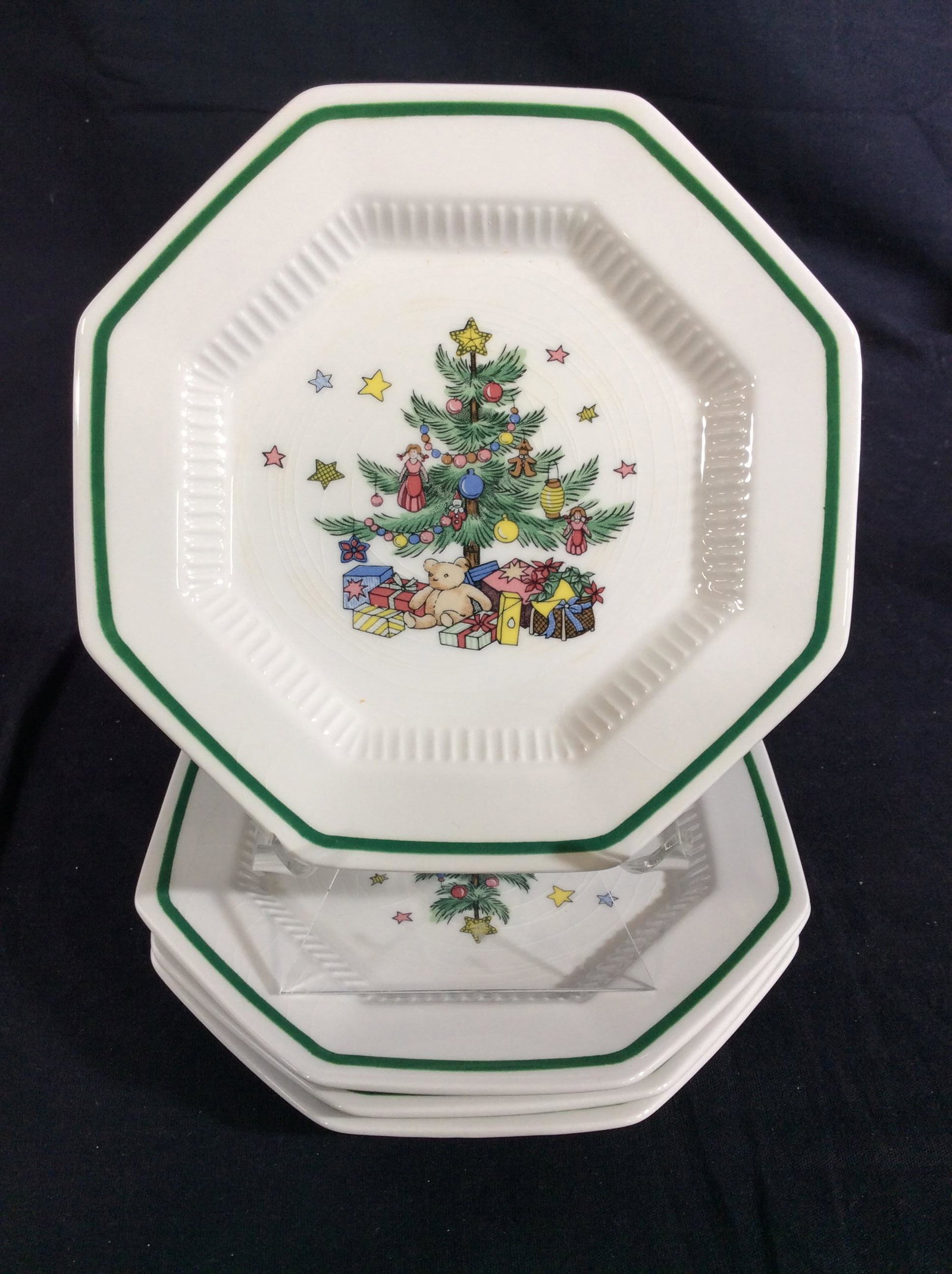 Set 20 NIKKO Porcelain Dinnerware for 4, Japan: NIKKO Christmastime Pattern complete set of plates/ mugs for 4. All decorated with vintage Christmas tree, Teddy Bear & wrapped presents underneath. All have octagonal shape. All have hallmark stamp. 