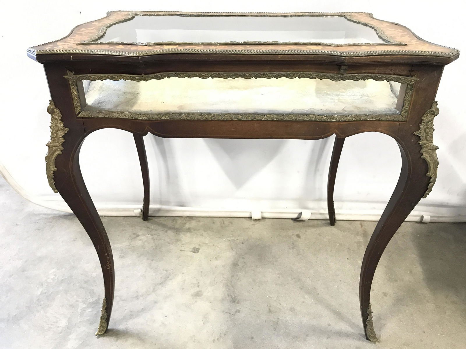 French Louis XV Antique Vitrine Table Apr 15, 2020 The Benefit Shop Foundation Inc. in NY