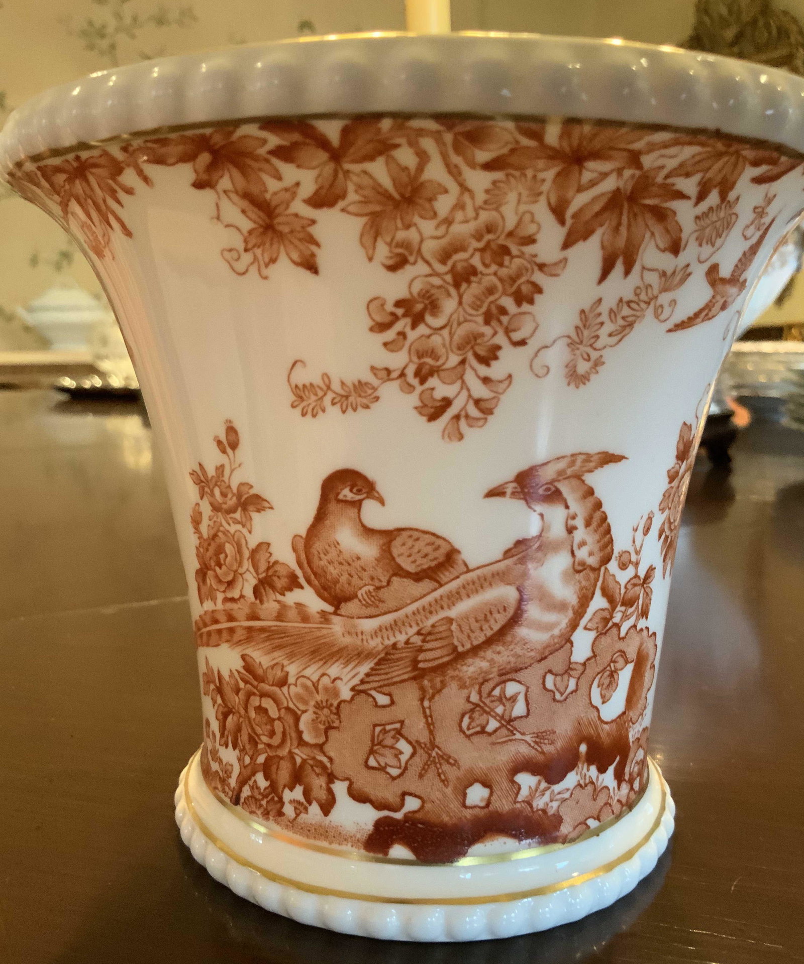 Royal Crown Derby Red Aves Vase: Vase cache pot, table ware, fine English bone China in red Aves pattern swirling birds and florals, English porcelain, decorative arts, measures ht 5 inches, diameter app 5.5 inches